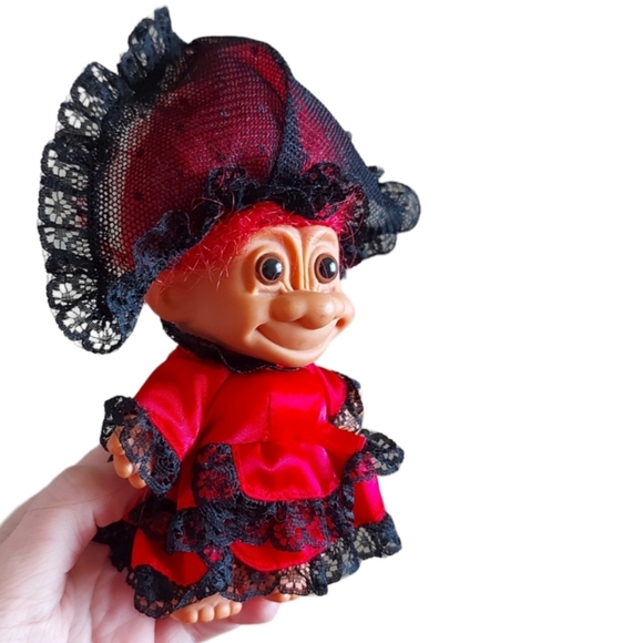 Vintage Spanish Troll Doll {Spain Girl Troll with Hair Veil} - Picture 2 of 4